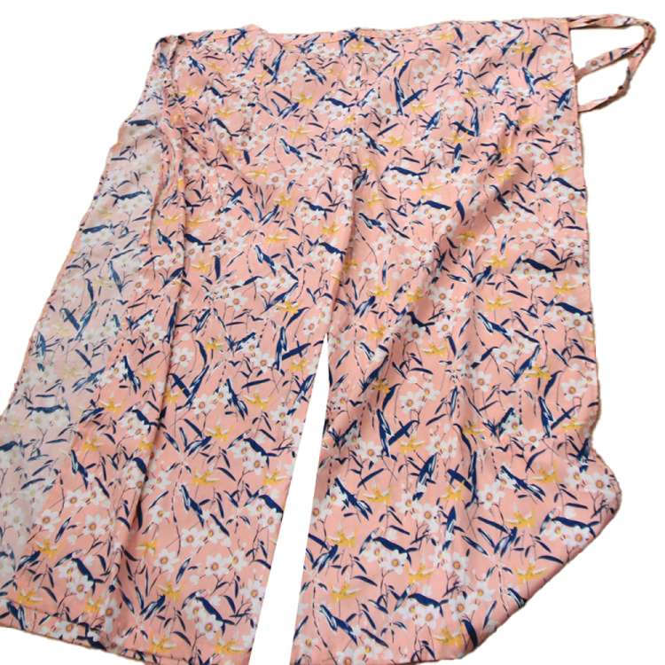 Wickelhose in rosa mit Blumen